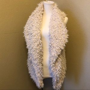 Super soft faux fur vest cream
